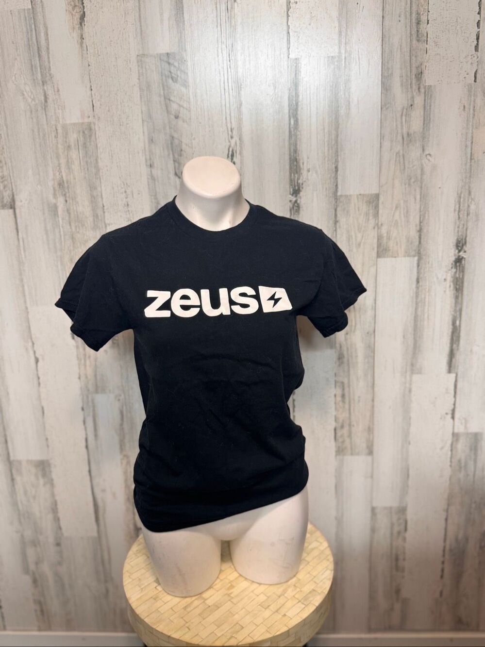 Zeus Network Logo Graphic T-Shirt Black Short Sleeve Crewneck Womens Small